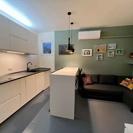 Apartament In 25362 *